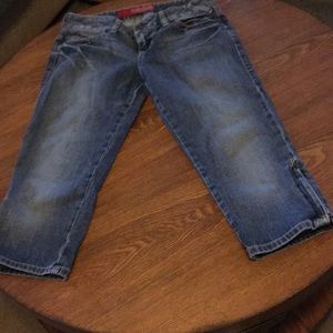 💥Flash Sale💥Guess Jean Capris